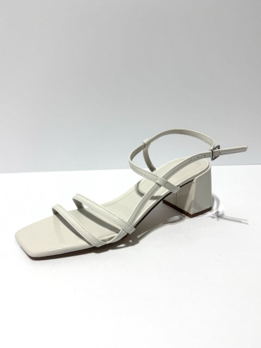 Marc Fisher Womens Jeci Sandals White Size 8.5M